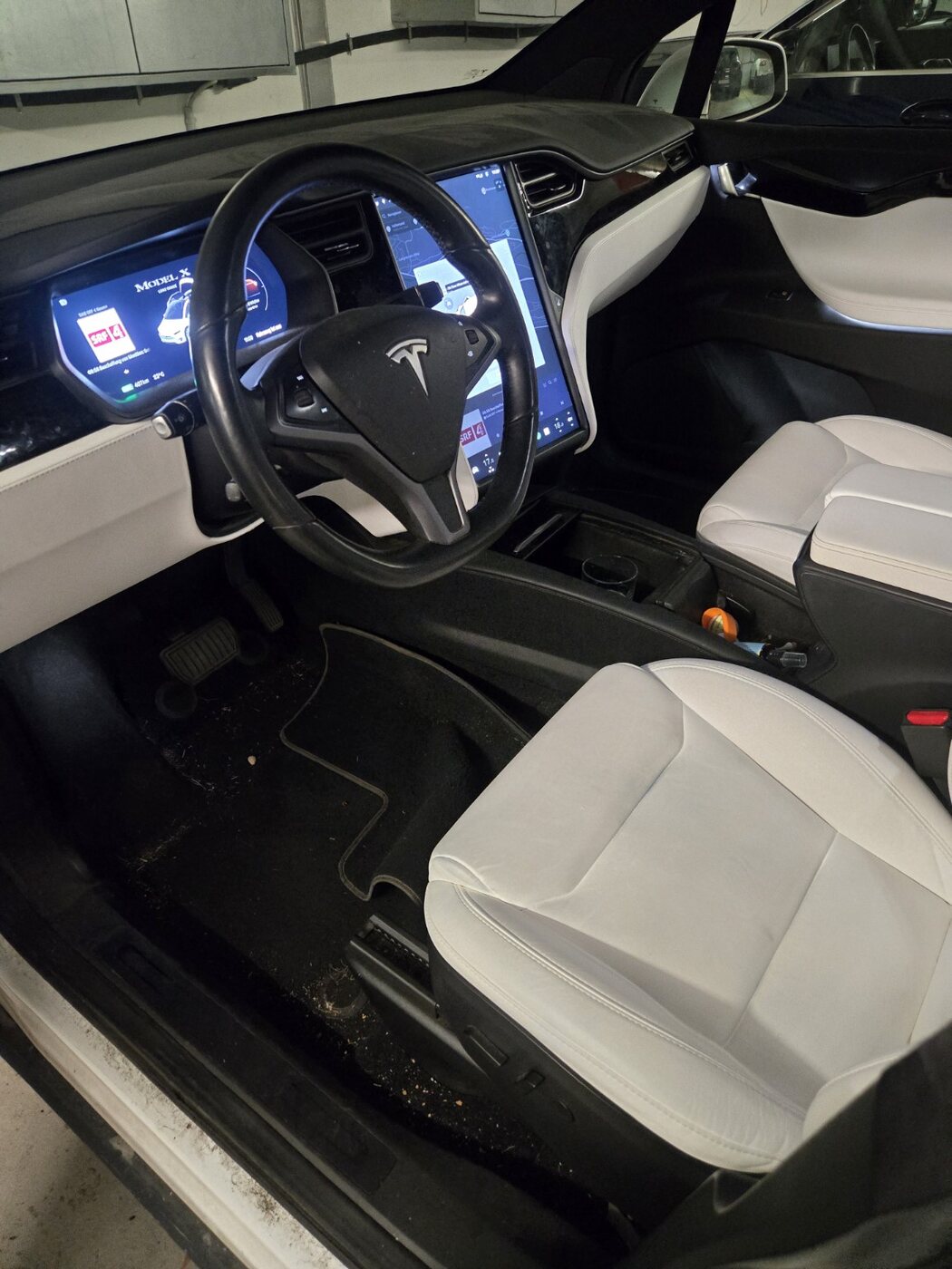 Cockpit vor der Reinigung